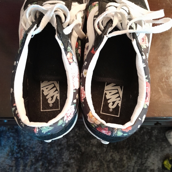 Vans shoes - Picture 6 of 7